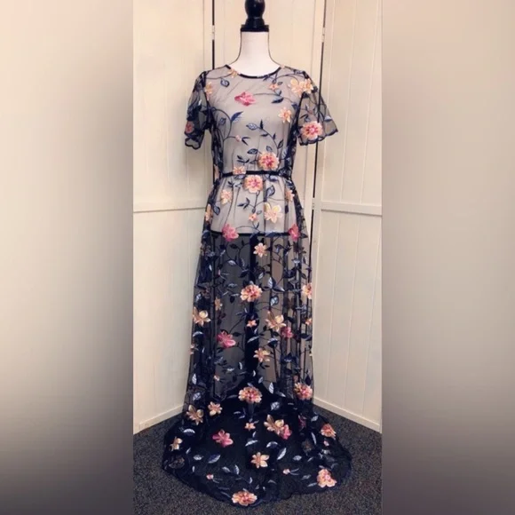 NWT LulaRoe Deanne ll embroidered overlaying maxi dress - Picture 1 of 3